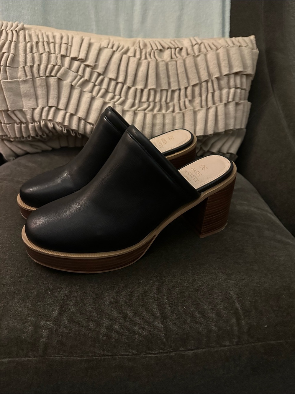 Oasis Society Black Leather Platform Mule Heels